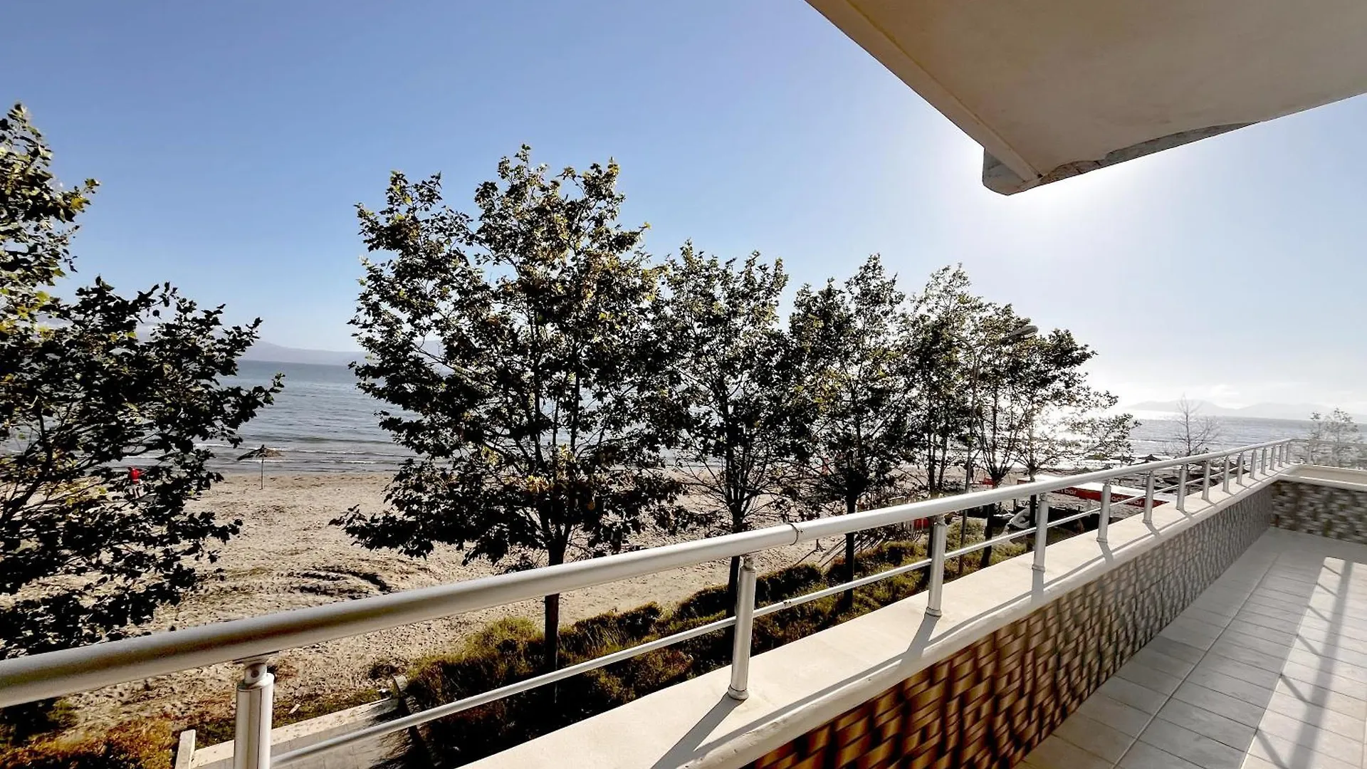 Beach Front Terrace Vlore 0*,