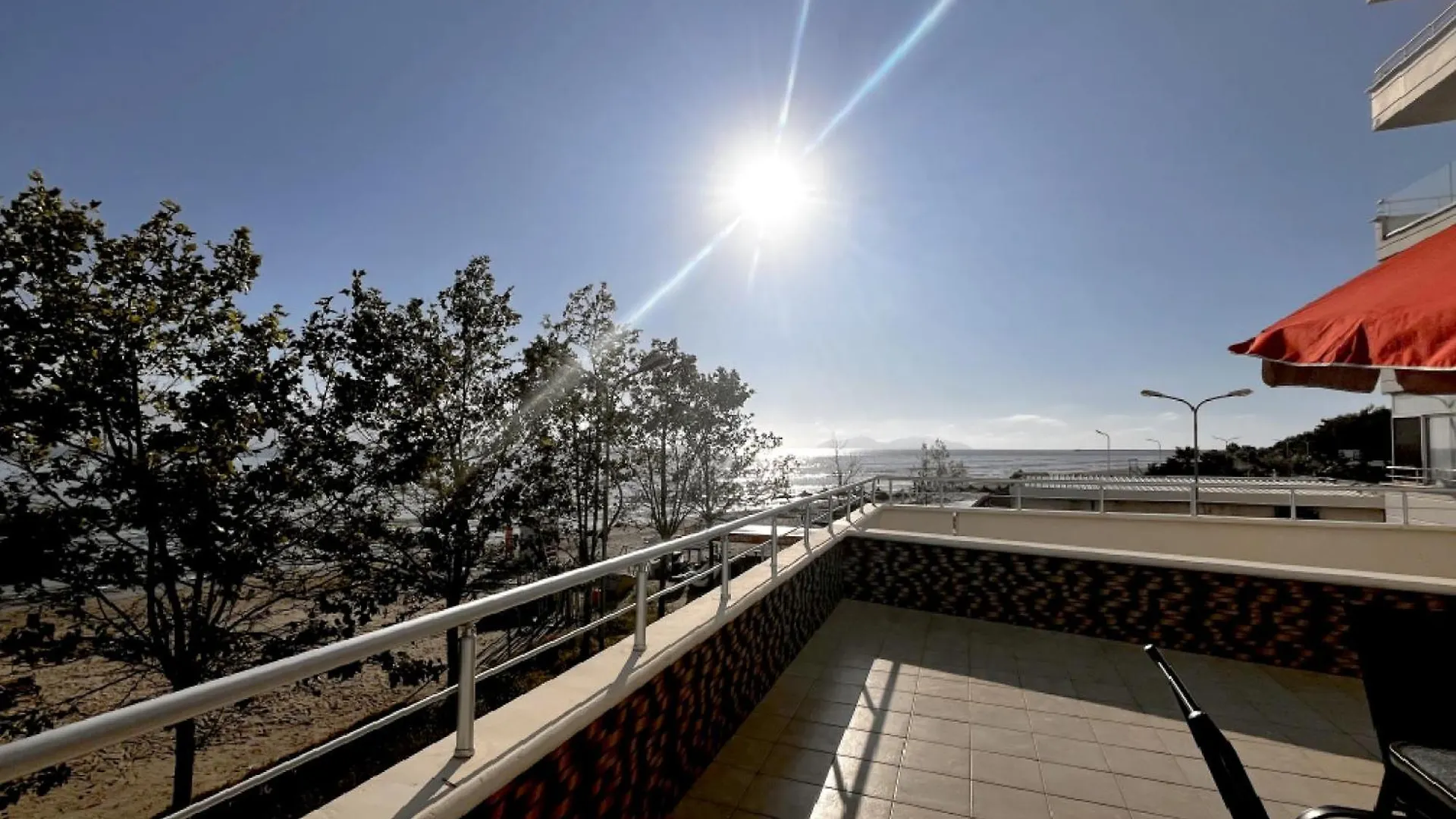 Beach Front Terrace Wlora Apartament