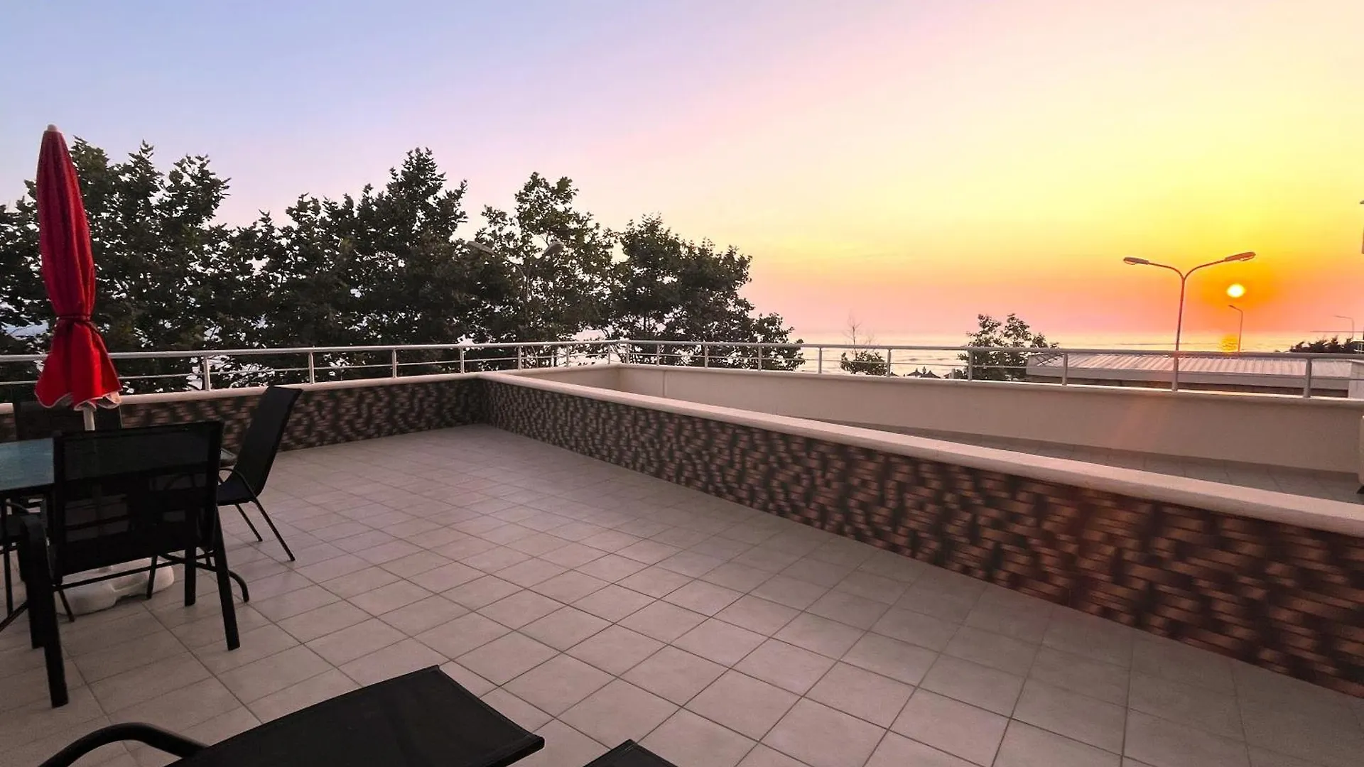 Beach Front Terrace Wlora